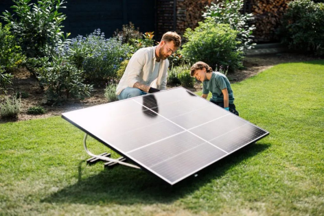 This global energy storage industry update (August 19, 2025) highlights major corporate developments, including Saudi Arabia’s 1GW/4GWh HiTHIUM project, Sungrow’s expansion in Italy, and T1 Energy’s U.S. solar supply chain partnership with Corning. Industry trends cover Qair’s first UK storage project, Western Australia’s 2,400MWh deployment plan, and new SOE-backed ventures in China. Policy insights include Germany’s draft EnWG amendment on balcony PV & storage and Chongqing’s lithium-ion storage design standards. Technology highlights feature a patented PV inverter protection circuit and a smart power control cabinet for energy storage. This update provides actionable insights into the global energy storage market, regulations, and innovations.