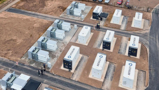 Today’s global energy storage highlights include EVE Energy’s 2.2GWh partnership with EVO Power in Australia, Jinko Solar’s new patent lawsuit in the U.S., Europe’s first grid-forming BESS system in Germany, and China’s record-setting 520kW liquid-cooled PCS launch. Stay updated on the latest innovations, standards, and market trends shaping the global energy storage industry.