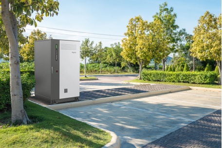 Explore today’s key global energy storage news — from China’s strong Q3 corporate earnings to Australia’s AI-powered home energy systems, new industrial BESS launches in Europe, major U.S. financing projects, and renewable policy shifts across Italy and New Zealand.