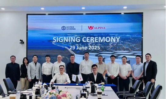 The July 1, 2025 global energy storage industry update highlights major corporate moves, market trends, and policy developments. Key stories include HyperStrong's expansion in Singapore, Tesla's 95% localization milestone in Shanghai, and GIGA Storage's entry into Germany. Notable investments include Eve Energy’s \$1.2B battery project in Malaysia and Narada Power’s 1.4GWh order in India. The U.S. market saw a 2GW boost in Q1, while China and Germany advanced integrated energy policies and new solar standards. Emerging technologies in PV-storage systems and energy control cabinets also signal industry innovation.