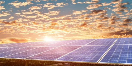 The July 1, 2025 global energy storage industry update highlights major corporate moves, market trends, and policy developments. Key stories include HyperStrong's expansion in Singapore, Tesla's 95% localization milestone in Shanghai, and GIGA Storage's entry into Germany. Notable investments include Eve Energy’s \$1.2B battery project in Malaysia and Narada Power’s 1.4GWh order in India. The U.S. market saw a 2GW boost in Q1, while China and Germany advanced integrated energy policies and new solar standards. Emerging technologies in PV-storage systems and energy control cabinets also signal industry innovation.