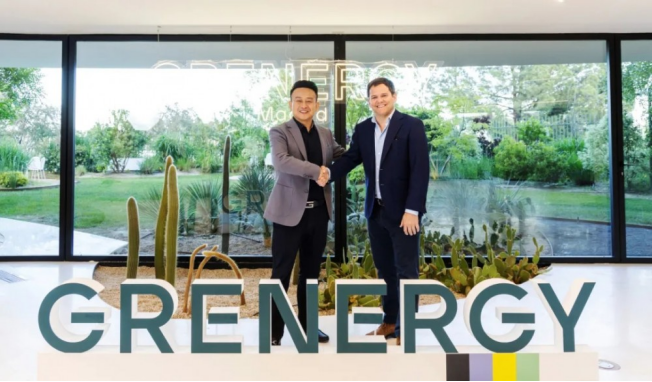 China's April 2025 UPS exports rose 19.24% YoY, while EVE Energy reported Q1 revenue of RMB 12.796B (+37.34% YoY) with energy storage battery shipments surging 80.54%. BYD Energy Storage secured 3.5GWh orders in Chile’s Atacama Oasis project, totaling 6.5GWh with Grenergy. UL Solutions launched an EV battery testing super lab in Germany, and Huawei partnered with Keppel to advance solar and BESS solutions in ASEAN. SMA America announced U.S.-integrated MVPS solutions for large solar/storage projects. U.S. logistics firms (DHL, FedEx, UPS) imposed surcharges on China-origin shipments amid tariff policy shifts. China’s Jan-Feb 2025 goods trade fell 1.2% YoY, but exports to ASEAN and the U.S. grew. Renewable energy policies and storage innovations dominated sector trends.