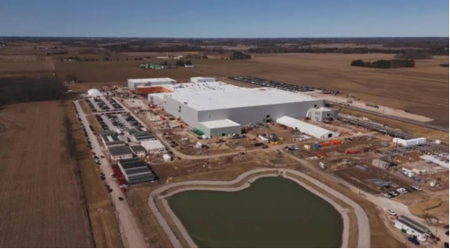 This global energy storage industry update (August 19, 2025) highlights major corporate developments, including Saudi Arabia’s 1GW/4GWh HiTHIUM project, Sungrow’s expansion in Italy, and T1 Energy’s U.S. solar supply chain partnership with Corning. Industry trends cover Qair’s first UK storage project, Western Australia’s 2,400MWh deployment plan, and new SOE-backed ventures in China. Policy insights include Germany’s draft EnWG amendment on balcony PV & storage and Chongqing’s lithium-ion storage design standards. Technology highlights feature a patented PV inverter protection circuit and a smart power control cabinet for energy storage. This update provides actionable insights into the global energy storage market, regulations, and innovations.