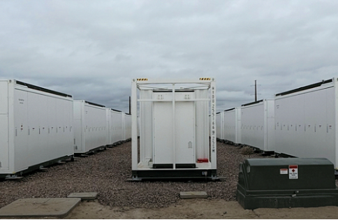 Daily update on global energy storage developments: Tesla’s charging explosion investigation in Canada, Xcel’s Midwest battery storage project, Haier’s award-winning home energy system, new sodium battery base in China, and major policy changes in Ukraine and Poland.