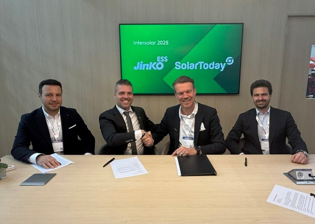 Global Energy Storage & Renewables Update: Key Collaborations & Innovations
JinkoSolar partners with SolarToday to expand SunGiga storage in Europe, while GoodWe launches 100kW+ inverters for India’s C&I sector. Huawei collaborates with Italy’s Albasolar on a 4.4MW storage-PV project. Australia’s grid-connected battery applications surge 86%, driven by evening peak demand. SK On triples solid-state battery lifespan via breakthrough tech. China’s storage bids hit 9,559MWh (April 2025), led by Huadian’s 6GWh project. Virginia axes storage legislation and renewable initiatives, while innovations like modular UPS systems and optimized PV controls boost efficiency. Explore trends in energy storage, solar partnerships, and policy shifts shaping global clean energy transitions.