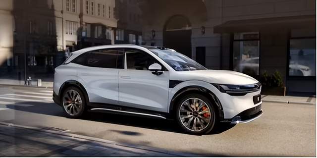 3月9日，汽车行业情报显示，极氪品牌在德国完成首批用户交付，交付车型为极氪7X，并计划进一步拓展至法国市场，目前已布局欧洲十多个国家。与此同时，印度汽车制造商因中东紧张局势推迟向中东和北非地区发货，以规避高额运费和战争风险保险费。长城欧拉品牌宣布战略转型，升级为“全球时尚精品汽车品牌”，聚焦全球化、时尚化和年轻化方向。一汽-大众宣布全新速腾S和新款揽巡将于3月底上市，而领克06 Relive暮光紫新色车型也已正式发布，限时优惠价11.16万元起。政策方面，山东青岛推出2.5亿元汽车以旧换新补贴，新能源车最高可补1.2万元。此外，中国长安汽车董事长朱华荣建议加快自动驾驶立法，推动产业高质量发展。上游动态中，东升股份与中国汽车工程研究院合作共建汽车零部件测试实验室，提升研发与测试能力。