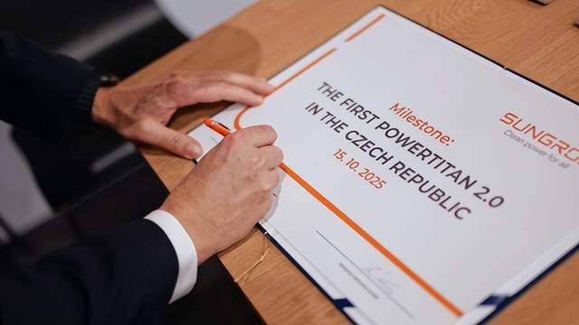 11月25日，我国储能行业海内外情报汇总：宁德时代与宜宾共建“零碳宜宾”战略合作；阳光电源进入捷克市场；荷兰储电业蓬勃发展；Evnex推出澳大利亚首款家用电动汽车充电器；华为计划为LRCAP项目新增20亿瓦签约容量；加州升级储能监管体系；河南启动第十五批源网荷储项目。实用新型装置和系统方面：宁波电池逆变器机箱和逆变器提高安全性；惠州亿能电子低压储能装置及系统解决传统问题。情报强企平台帮助企业自动抓取行业最新动态，助力企业决策。