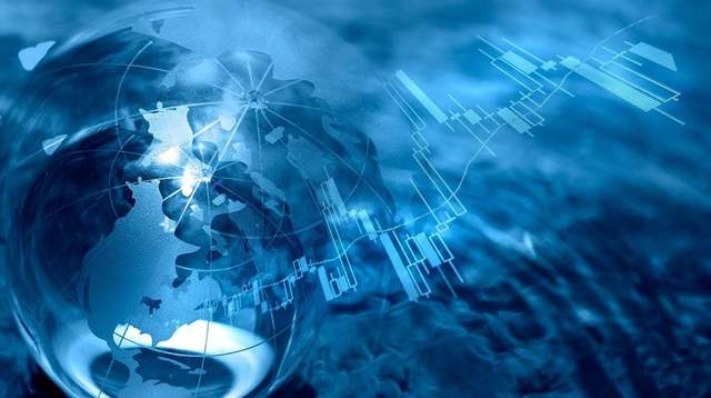 本周国内外宏观经济要闻：财政部公布了前10个月国有土地使用权出让收入24982亿元，同比下降7.4%；商务部提出推动二手车出口实现“价值增长”；国家统计局发布数据显示全国城镇劳动力失业率分别为17.3%、7.2%、3.8%；重庆发布育儿补贴方案，3周岁以下婴幼儿每年可获得3600元补贴；中国城市商业银行资产规模达60万亿元；德国统计局表示中国成为其最大贸易伙伴；欧盟计划放宽数字监管法规；美国政府调整部分农产品关税；韩国AI研究面临电力问题；日本经济呈下降趋势。以上为本周宏观经济要闻摘要。