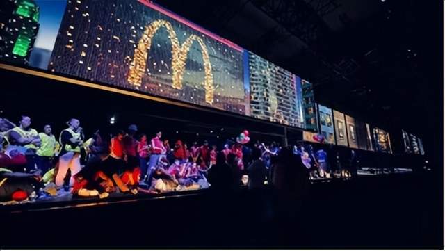 LED显示屏行业12月5日海内外情报汇总：山东省滨州市无棣县交通运输局黄大铁路鲁北铁路支线项目进入可研报告招标阶段；洲明科技助力马王堆数字大展荣获多项大奖；雷曼光电玻璃基Micro LED已小批量试产；三星电子推出全球最大110英寸UHD LFD；Viewsonic推出三款新的21:9显示器；2026年Micro LED屏出货量预计增九倍；2024年麦当劳全球大会成功结合投影与LED；深圳市恒彩显示科技开发有限公司和山东晶大光电科技有限公司公开了LED显示屏新型技术。