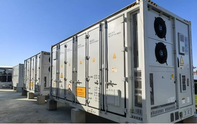 储能行业近期动态：泉州市与宁德时代签署合作协议，共同发展新能源产业；亿纬锂能在印尼建全产业链项目，同时在武汉设立研发分公司；保加利亚电池储能系统市场将进一步增长；三星SDI因美国储能系统需求亏损收窄；Tigo Energy GO电池在北美上市；科陆电子预计2025年营收达60-65亿元，储能业务成核心引擎；中国科研人员团队取得全固态锂电池负极材料重大突破；印度可再生能源寻求政策明确性，将纳入储能激励措施；114号文引导新型储能朝顶峰导向演进。情报强企为企业提供定制化企业情报智能服务平台，助力企业自动抓取最新动态，支持多账号使用实现多部门情报共享。