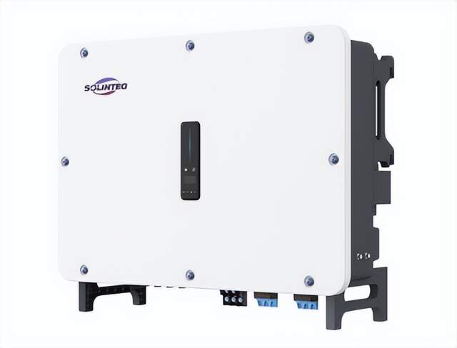 11月13日，储能行业资讯显示，固德威凭借户用储能逆变器荣获制造业单项冠军，推动“源网荷储智”平台战略，提升新能源消纳与电网稳定。远景能源再获英国Carrington大型储能项目订单，容量达1.36GWh。德国e-storage成功取得电池储能项目，预计两年内完成交付与调试。华为FusionSolar在越南推出集成光伏与储能的智慧能源生态系统，满足工商业及家庭用电需求。美国Sunrun虚拟电厂参与度增长400%，储能安装占住宅市场42%。Solinteg发布适用于商业工业的高效混合逆变器。中国发布首部储能电站安全国家标准，将于9月实施，强化火灾监测预警。爱尔兰和北爱尔兰将制定新计划，推动电池在能源交易市场全面参与，实现可再生能源目标。东旭科技和远东电池分别公开了提升储能安全性与逆变器匹配测试的新技术。