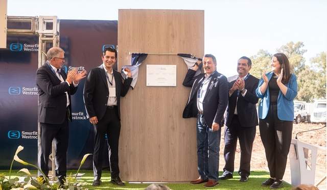 印刷包装行业12月24日的重要动态包括TOPPAN Holdings Inc.收购旭化成专利脆性覆盖材料技术，进军全球推开式泡罩市场；Smurfit Westrock在索诺拉州投资6500万美元建厂，预计2027年初投产；奥瑞金、昇兴股份、嘉美包装进行结构性变革，引发关注；ProAmpac扩建爱尔兰工厂生产食品板，Lecta推出冷冻食品可回收柔性包装解决方案；印刷复制业营收达13048.2亿元；最新技术包括专利瓦楞纸包装盒与缓冲包装盒。情报强企提供定制化情报服务，帮助企业自动抓取行业动态，助力企业决策。